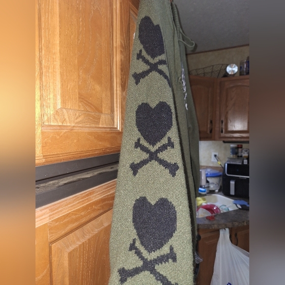 Torrid Olive Green Skull (Hearts) and Crossbones Sweater In A 2X With A Hood. - Picture 3 of 12